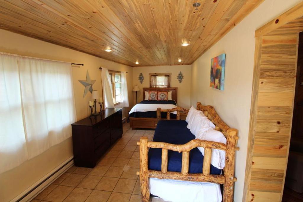 Alojamento de Acomodação e Pequeno-almoço Wapiti Lodge