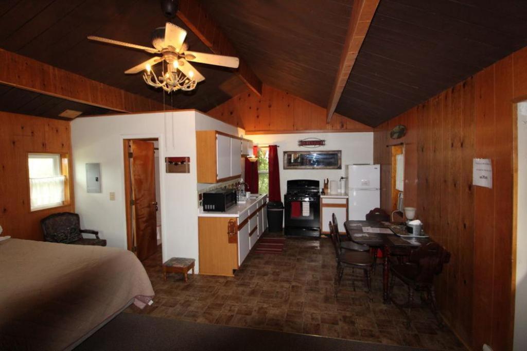 Wapiti Lodge Wapiti