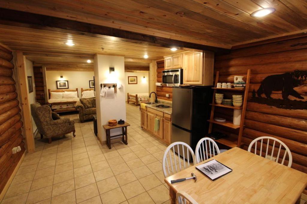 Wapiti Lodge Wapiti