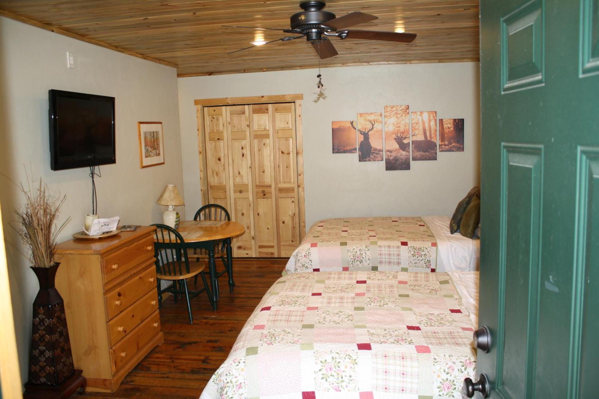 Wapiti Lodge Alojamento de Acomodação e Pequeno-almoço Wapiti